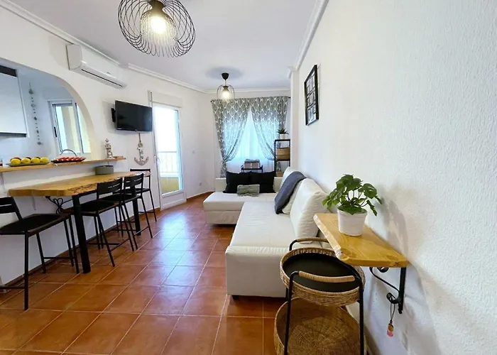 NUEVO y moderno apartamento Playa a 6 minutos andando