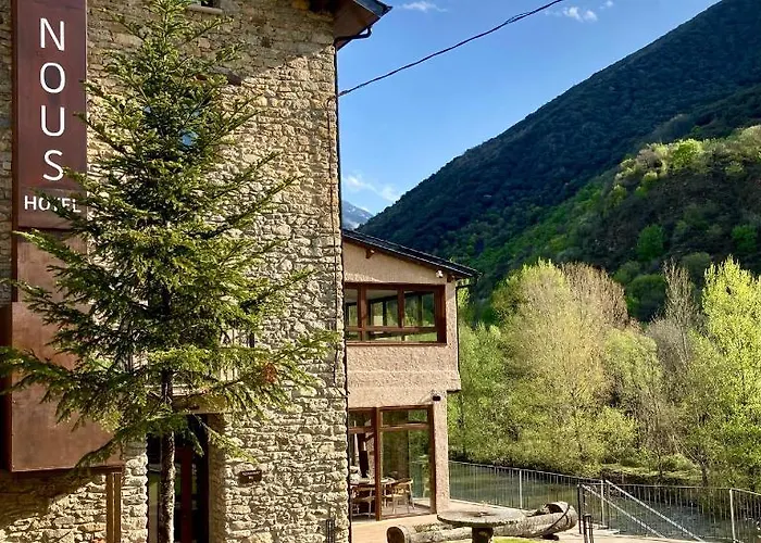 Les Nous Hotel