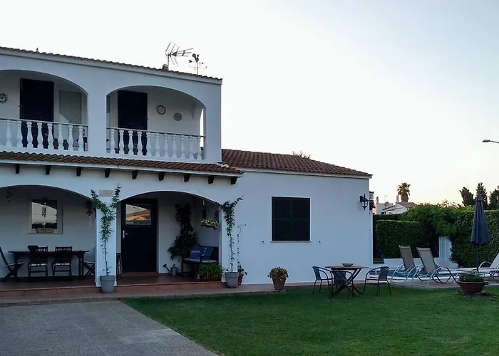 Confortable Chalet Individual Con Piscina Y Jardin