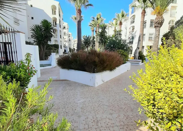 Beachfront Penthouse 3 Double Bedrooms, 2 Bathrooms