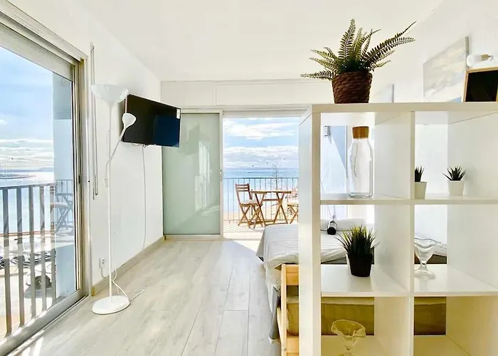 Estudio Frente Al Mar En Roses Con Terraza
