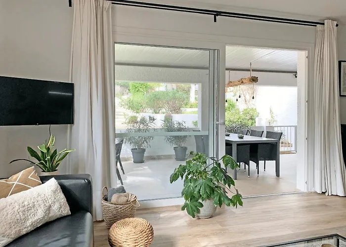 Bungalow With Large Terrace In A Quiet Park - Beach Nearby