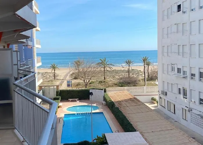 Monela Front Beach Solo Familias