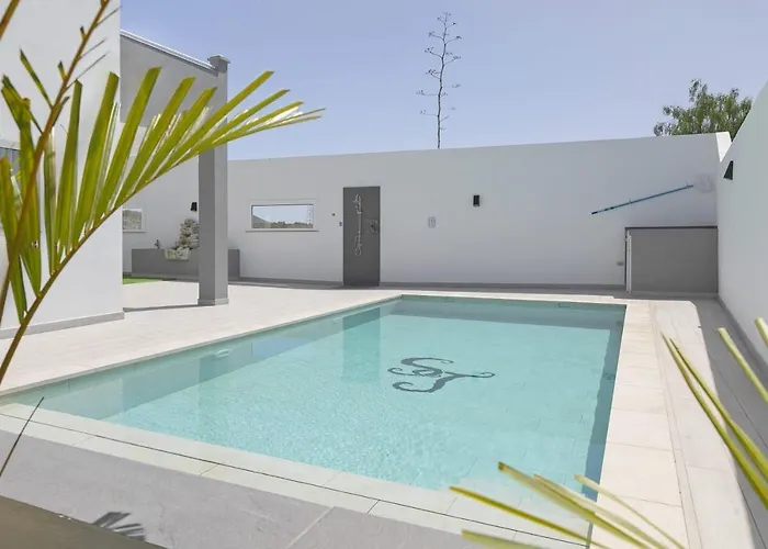 Stunning Apartment Within Villa Nr Los Cristianos