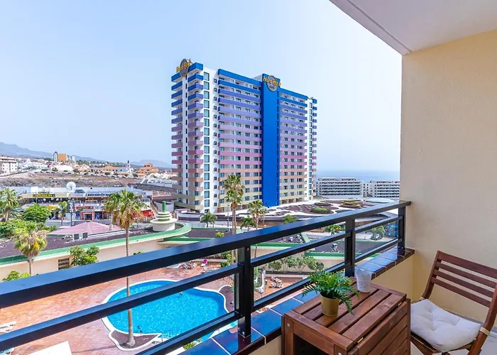 Modern 2-Bedroom Apartment With Stunning View