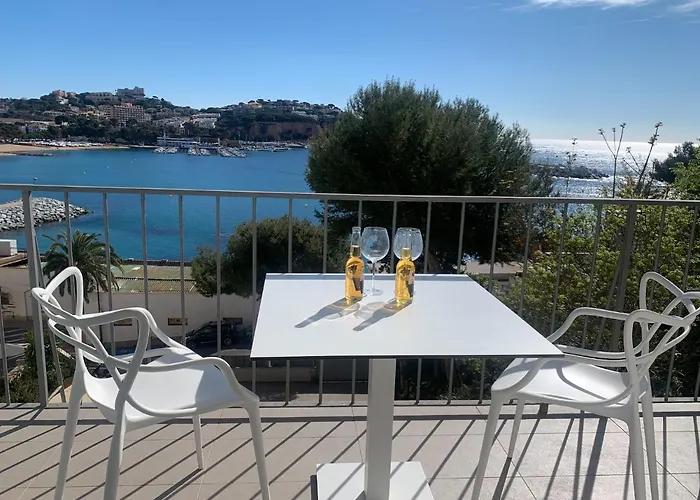 Magnific Apartament A Primera Linia De Mar