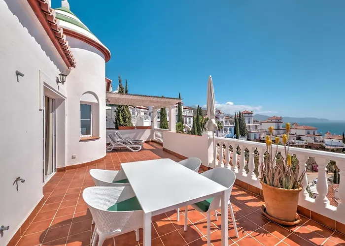 Amazing Villa With Magical View And Pool In Nerja