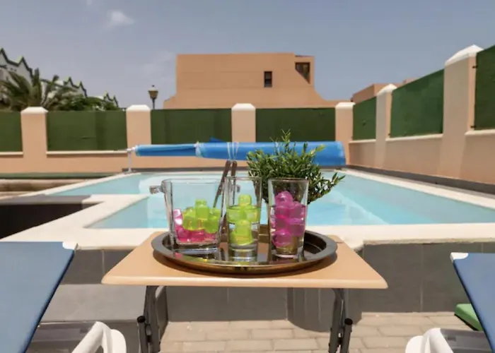 PISCINA Y TERRAZA PRIVADA mejor equipado