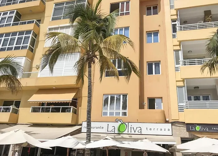 Lightbooking Las Palmas Canteras Beach