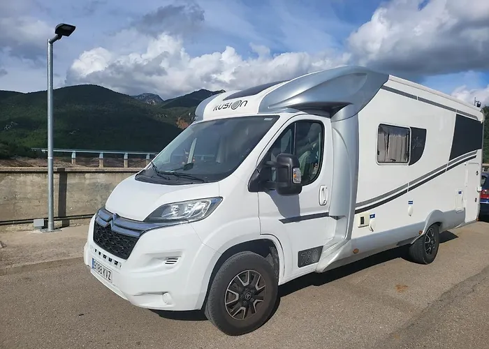 Autocaravana Para 6 Plazas Posibilidad De Moverse O Dormir