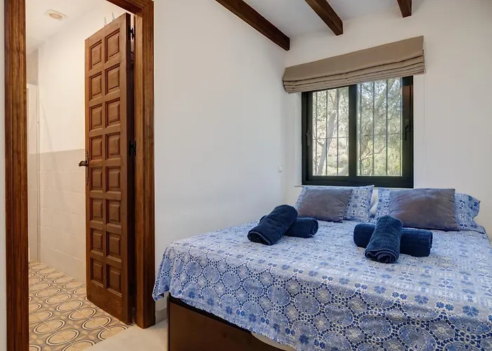 La Escala - 6 Bedroom Villa With Pool