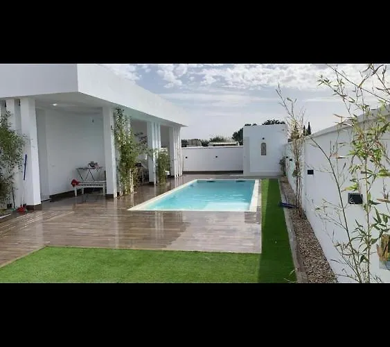 Beautiful Villa With Pool Chiclana