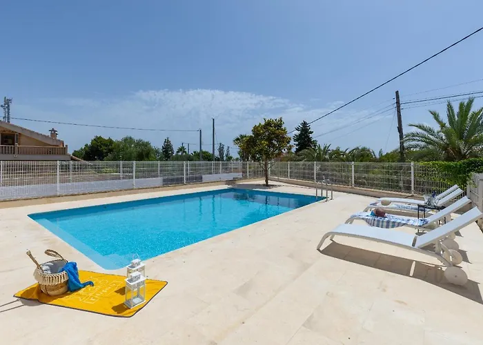 Sunshine Villa By Fidalsa