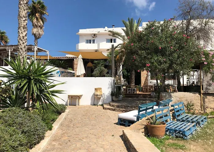 Hostal Illes Pitiüses