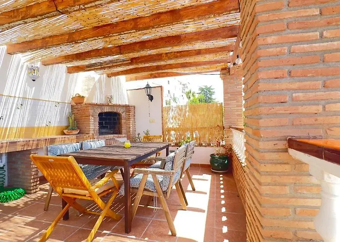 Casa Canillas - For Solo Travelers Or Small Groups Of 4 To 6 People