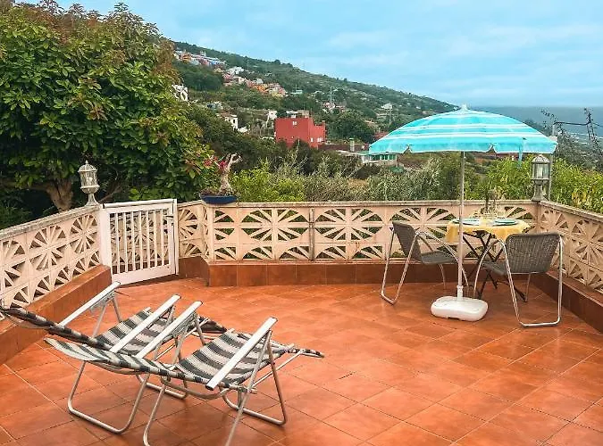 Apartment With Huge Deck Nestled In Marvelous Gardens - Nidos