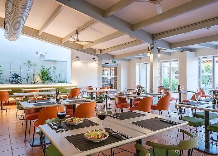 Oassium Hotel At Estival Park