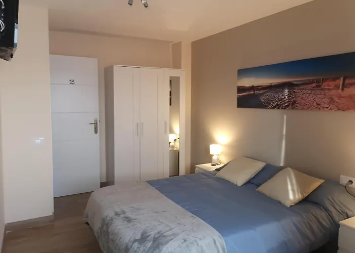 Hostal Mari En La Laguna, Alquiler Habitacion Privada En Hostal, 6 Habitaciones Cerca De La Universidad Y Aeropuerto Norte, 3 Banos Compartidos