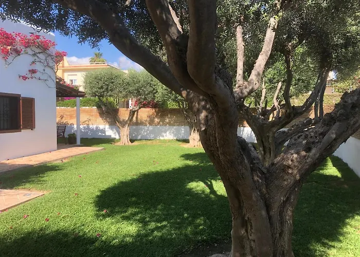 Chalet Individual Con Jardin En Puerto Rey, Vera