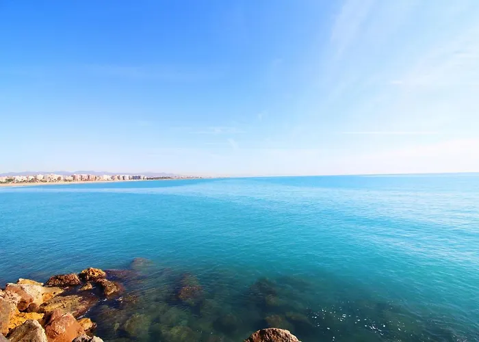 Global Properties, Practico Apartamento En Puerto De Sagunto Cerca De La Playa