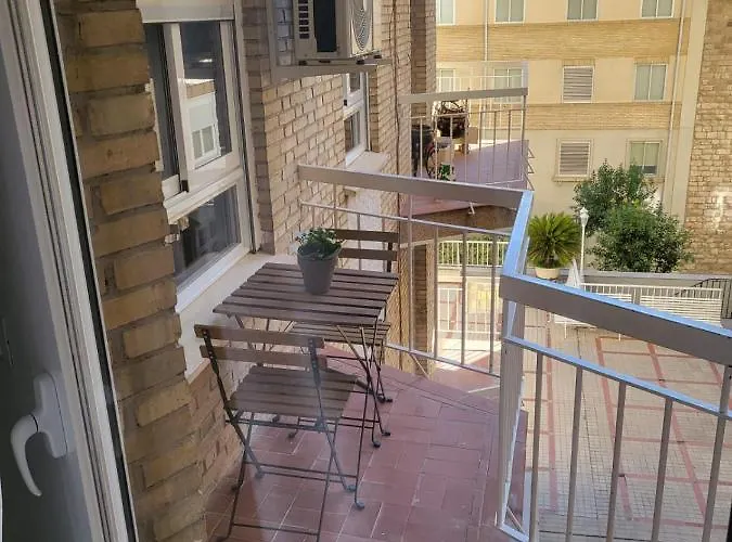 Apartamento De 3 Dormitorios Jardinillos Centro