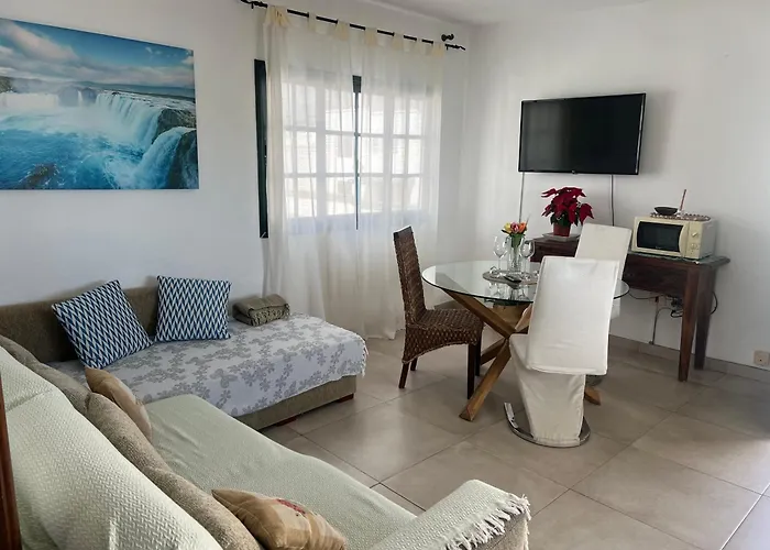 Las Rosas Apartment (Adults Only)