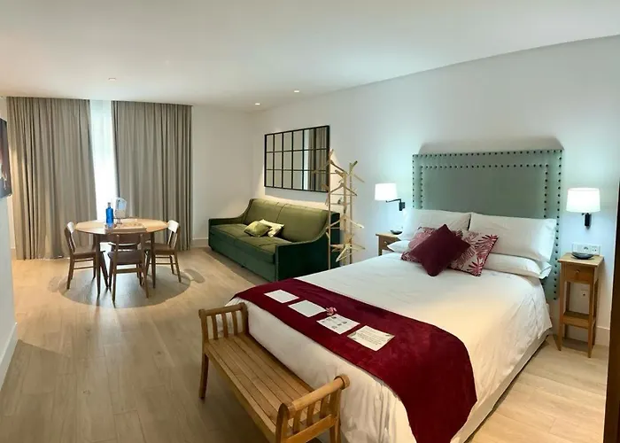 Apartamentos Turisticos La Plaza