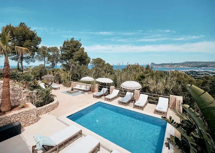 Blue Hill House, King-Of-Hill Villa With Amazing Scenery, Sunset & Sea View