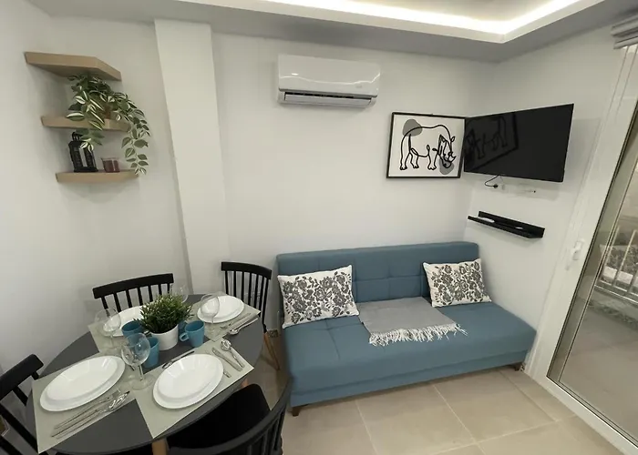 11. Beautiful Esmeralda, A/C, Wifi