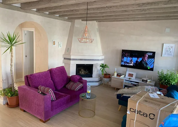 CASA CON TERRAZA, BARBACOA y WIFI PARA 7 PERSONAS