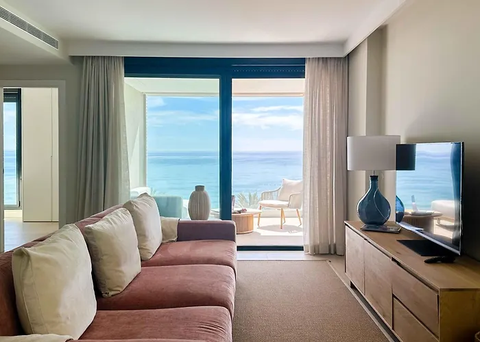 Lantia. Amaneceres De Ensueno Y Piscina Con Vistas