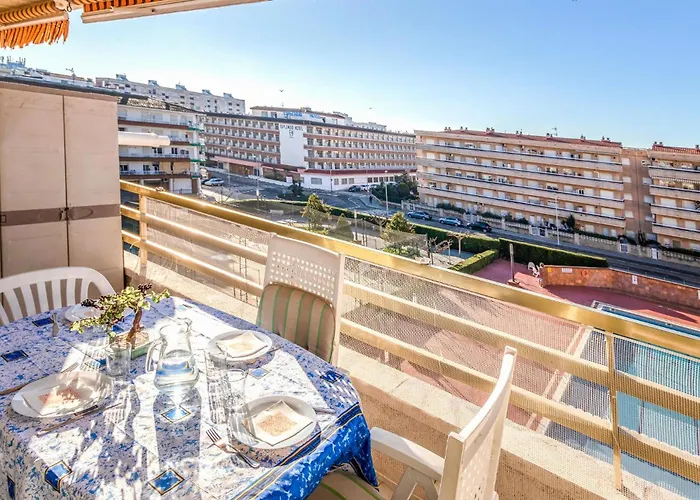 Nice Apartment In Blanes With Kitchen
