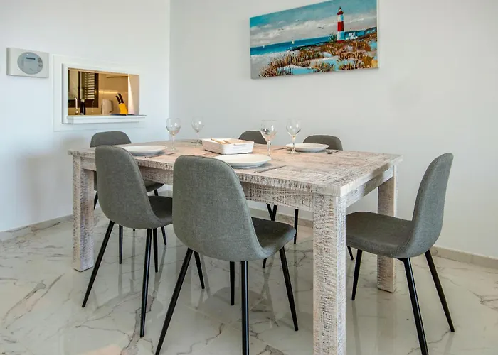 Cozy Apartment In Casares With House Sea View