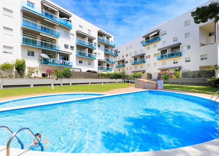 Uhc Golden Pineda Apartments