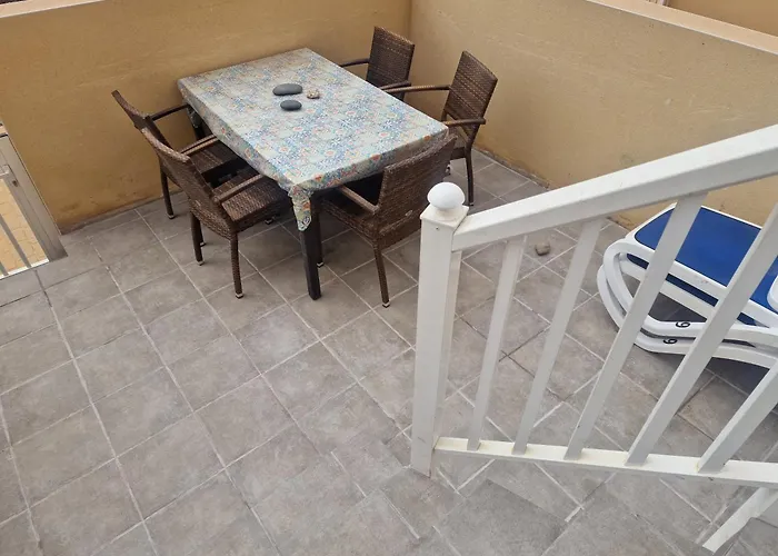 Modern 3 Bedroom House With Large Pool And Fast Internet, 100Ft From The Sea - Sleeps 6