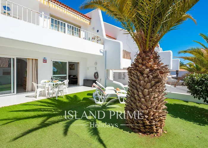 Seaviews Garden Holiday With Palms In Sand Club Sc171