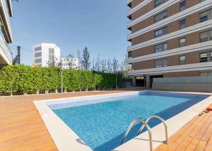 Penthouse With Private Terrace & Pool Access