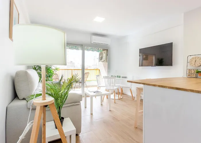 Lovely Apartment In Santa Pola With Kitchen