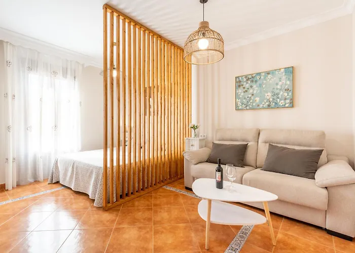 Casa Angelita Caminito Del Rey, Apartamento Con Cocina En El Centro De Andalucia