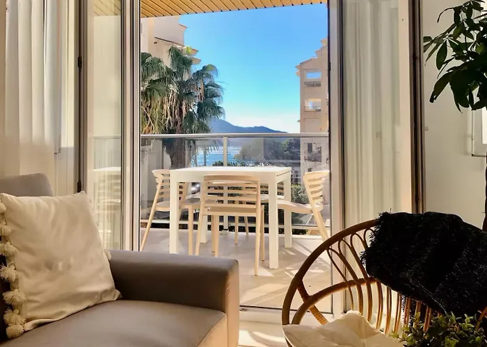Exclusive Beachside 3 Bedroom Apartment With Pool In Altea