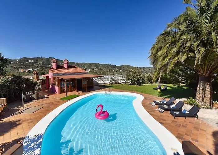 Finca Madroñal with Pool in Gran Canaria