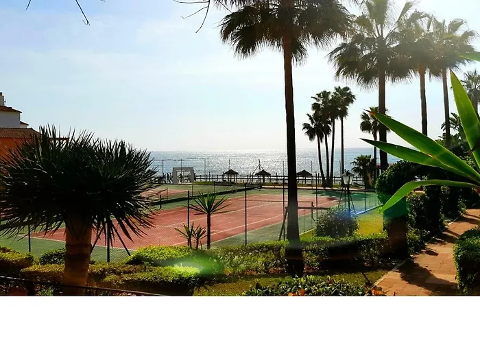 Mansion Alhamar - 2 Bedroom, Frontline Beach, Mountain Views, Full Size Pool, Tennis Courts, Close To Shops, On-Site Bar & Chiringuito