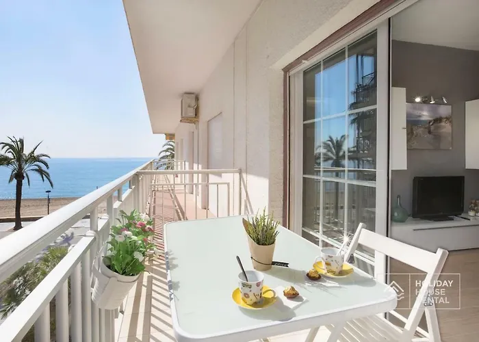 S12 - Beach Front Apartment --Free Wifi-