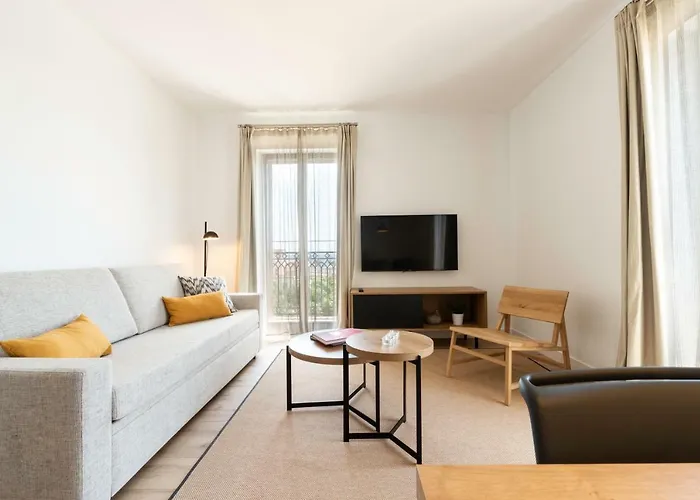 Port Plaza Apartments