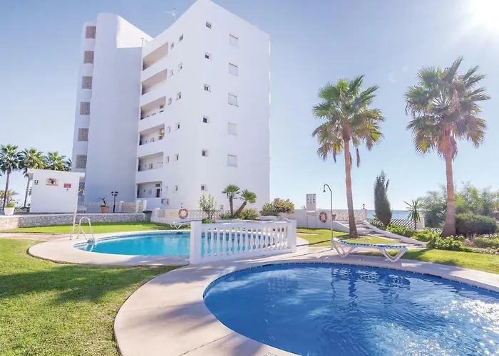 Cozy Apartment In Calahonda With Swimming Pool