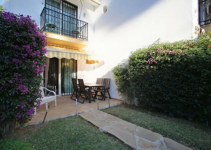 Calahonda 2 Bedroom House With Air Con