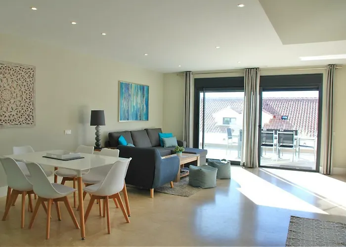 Modern Apartment With Views To Gibraltar