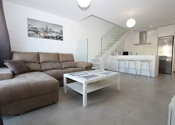 Modern Townhouse San Pedro Ref 4762