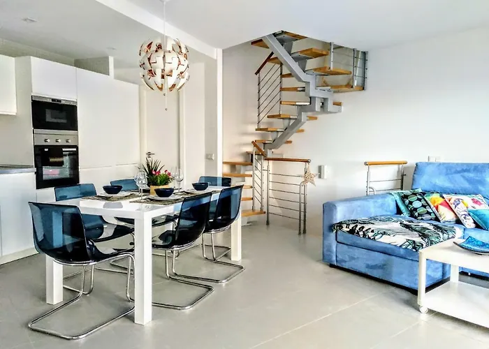 Nuevo y acogedor duplex frente al mar