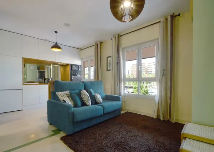 Moderno apartamento frente a la playa y el centro